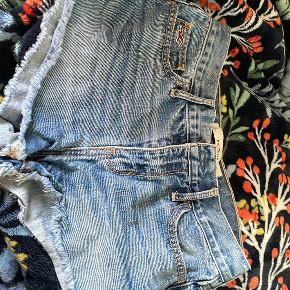 Selling hollister shorts